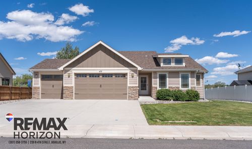 435 Pearson Rd, Douglas, WY, 82633-9102 | Card Image