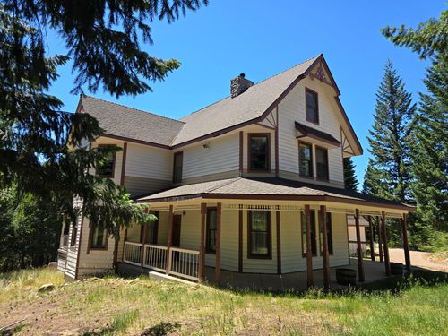 2708 Grey Fox Dr, Weed, CA, 96094-9759 | Card Image