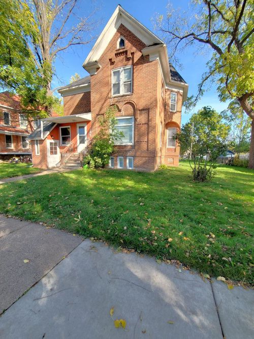 apt-2-210 N Fremont St, River Falls, WI, 54022-2181 | Card Image