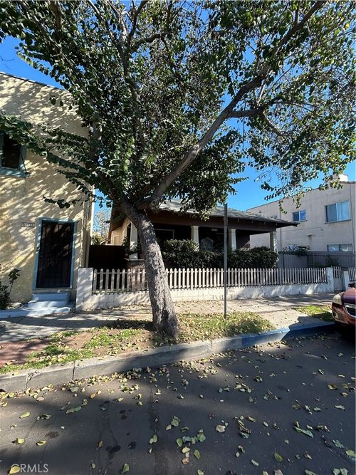 828 Maine Ave, Long Beach, CA, 90813-4025 | Card Image