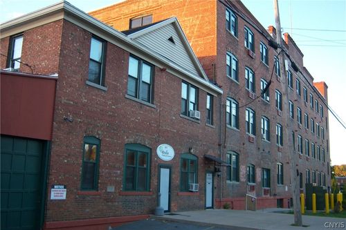 28-617 Hiawatha Blvd E, Syracuse, NY, 13208-1228 | Card Image
