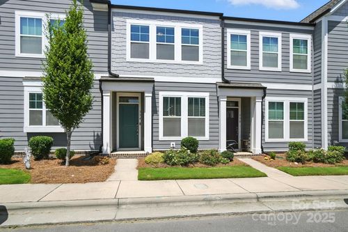 334 Ladybird Ln, Pineville, NC, 28134-9604 | Card Image