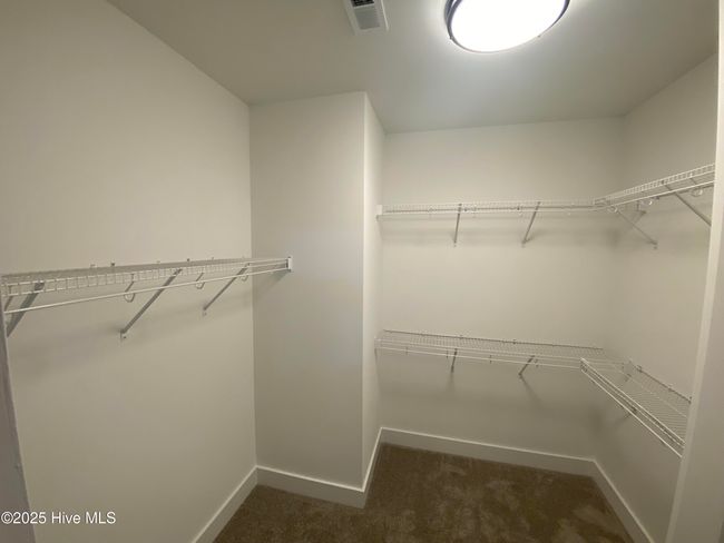 Master closet | Image 16