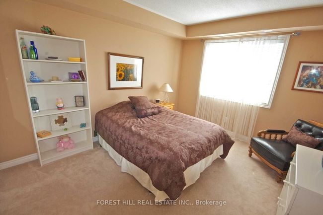 3298 Flagstone Dr, House attached with 4 bedrooms, 3 bathrooms and 2 parking in Mississauga ON | Image 12