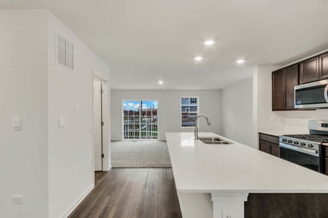 361 Bridgeview Ct, Townhouse with 3 bedrooms, 3 bathrooms and 2 parking in St. Charles IL | Image 6