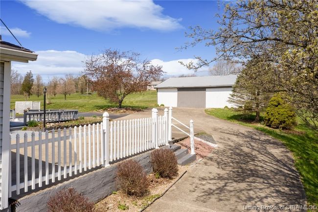4621 Saint Johns Rd, Home with 3 bedrooms, 1 bathrooms and null parking in Floyds Knobs IN | Image 6