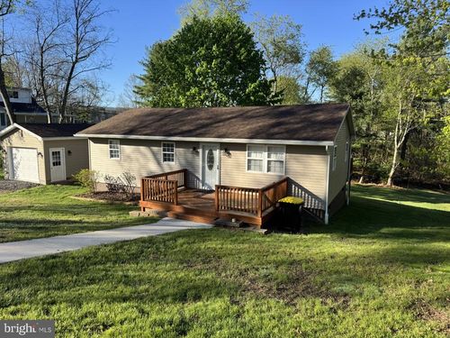 5 Coal St, POTTSVILLE, PA, 17901-9095 | Card Image