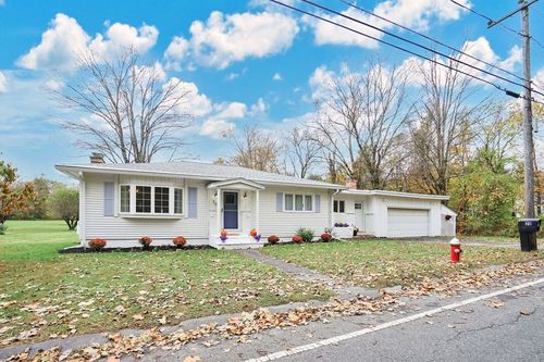 20 Pomeroy Meadow Rd, Easthampton, MA, 01027-9734 | Card Image