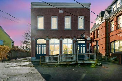 {{alt}} | Card Image