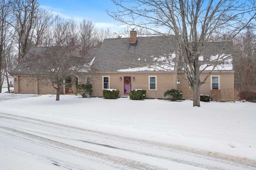 27 South Rd, Deerfield, NH, 03037-1713 | Card Image