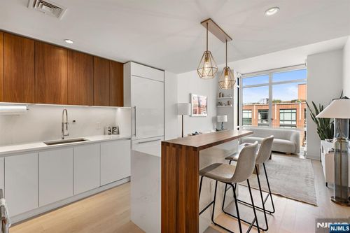 1000 Maxwell Ln, Hoboken, NJ, 07030-7798 | Card Image
