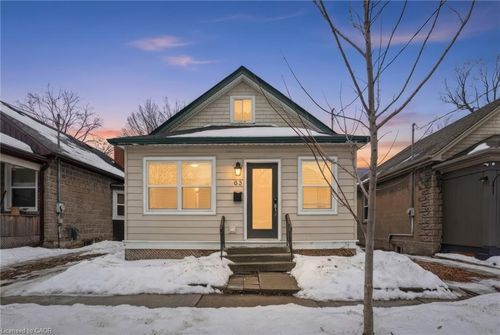 63 Woodland Avenue, St Catharines, ON, L2R5A4 | Card Image