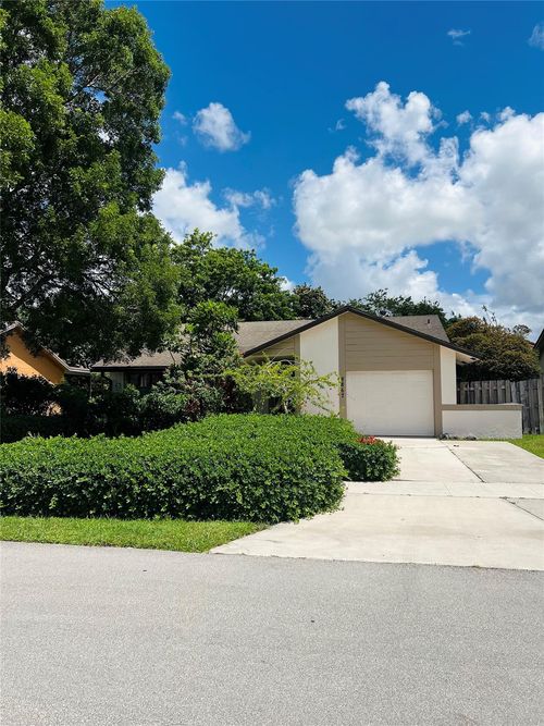 8867 Sw 16th St, Boca Raton, FL, 33433-7966 | Card Image