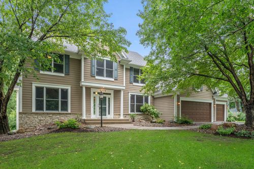 2474 Shadow Creek Trl, Woodbury, MN, 55125-4860 | Card Image
