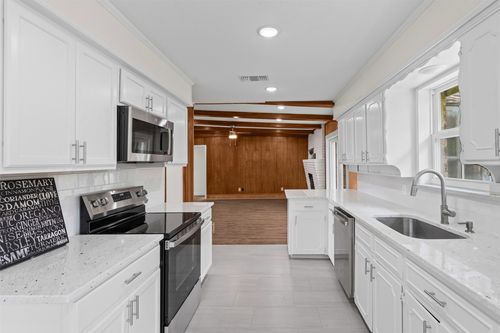 3301 Peachtree Ln, Pantego, TX, 76013-3118 | Card Image