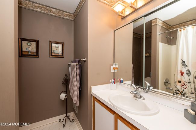 291 Marigold Ct, Condo with 3 bedrooms, 3 bathrooms and 1 parking in Toms River NJ | Image 19