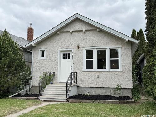 2471 Broder St, Regina, SK, S4N3T1 | Card Image