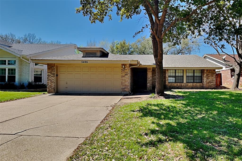 Cold Springs Dr, Arlington, TX 76017