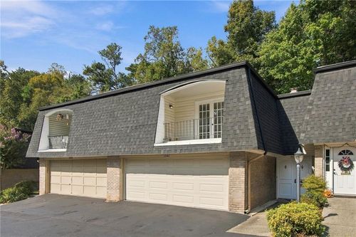 5540 Chemin De Vie, Atlanta, GA, 30342-2562 | Card Image