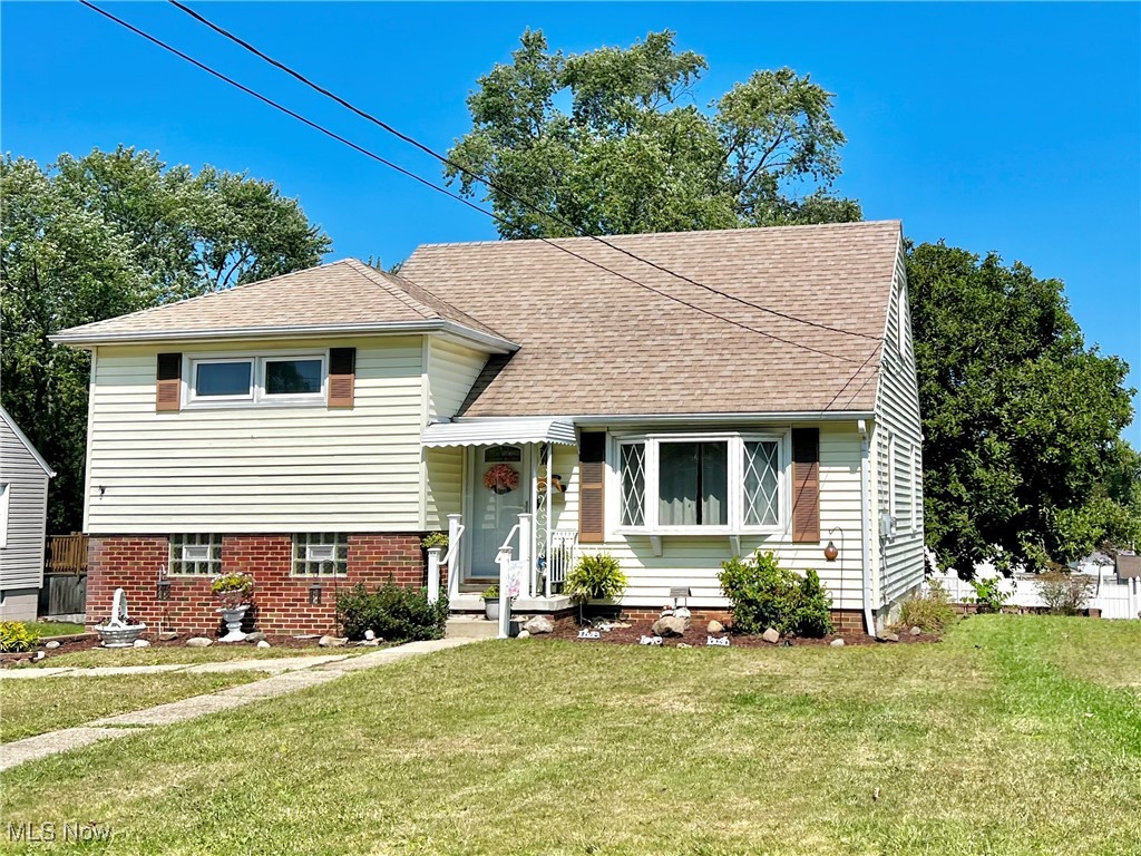 Oakview St, Massillon, OH 44646