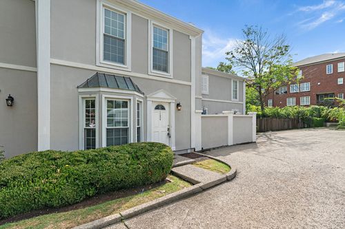 124 Acklen Park Dr, Nashville, TN, 37203-1169 | Card Image