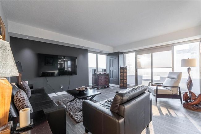 1703 - 67 Caroline St S, House attached with 2 bedrooms, 2 bathrooms and 1 parking in Hamilton ON | Image 13