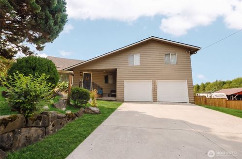 38908 Ne Amboy Road, Yacolt, WA, 98675 | Card Image
