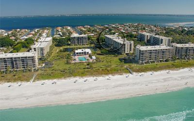 502 - 1095 Gulf Of Mexico Drive, Condo with 2 bedrooms, 2 bathrooms and null parking in Longboat Key FL | Image 1