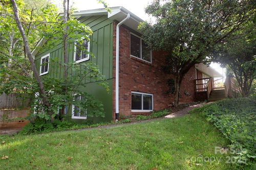3 Quail Cove Rd, Asheville, NC, 28804-1020 | Card Image