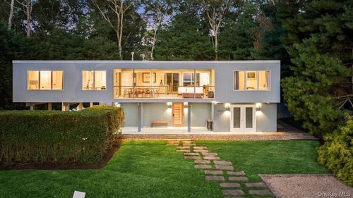 1039 Springs Fireplace Rd, East Hampton, NY, 11937-1433 | Card Image