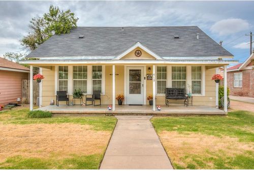 419 N Adams St, San Angelo, TX, 76901-1702 | Card Image