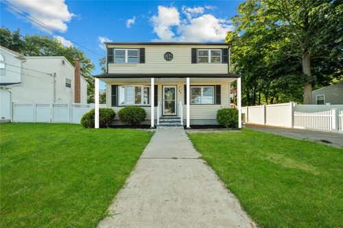92 Washington Ave, Deer Park, NY, 11729-6918 | Card Image
