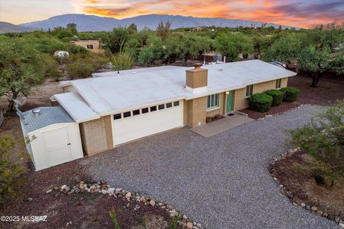 9967 E Wolford Pl, Tucson, AZ, 85749-9227 | Card Image