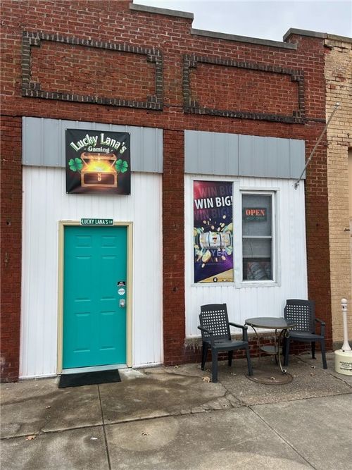 130 Central Ave, Kincaid, IL, 62540-4423 | Card Image