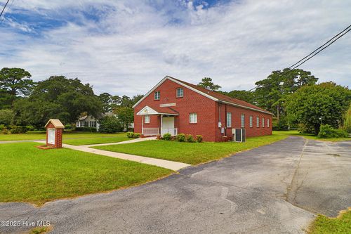 2101 S Lakeview Dr, Newport, NC, 28570-8538 | Card Image