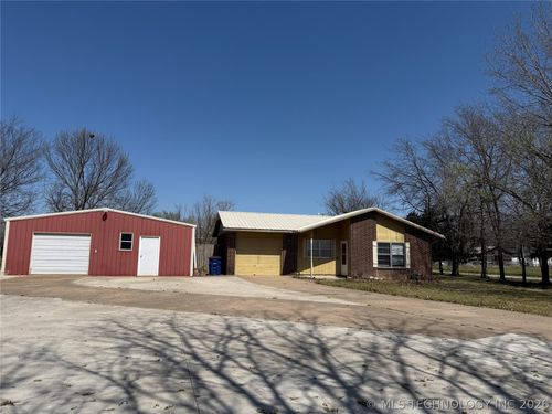 706 W Bushyhead, Nowata, OK, 74048 | Card Image