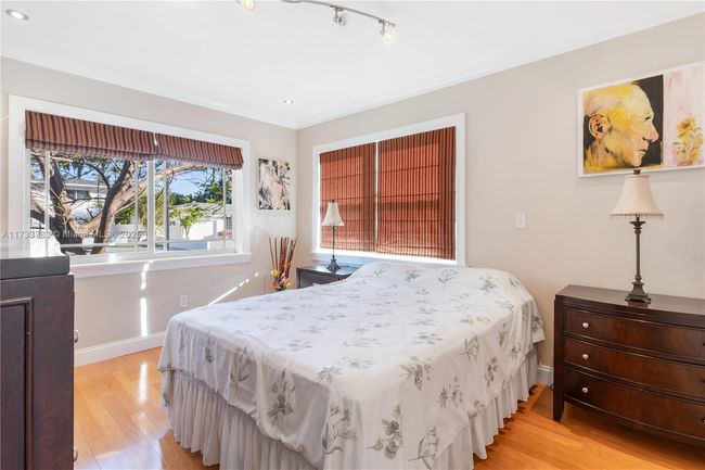 300 187 Th St, House other with 3 bedrooms, 2 bathrooms and null parking in Sunny Isles Beach FL | Image 23