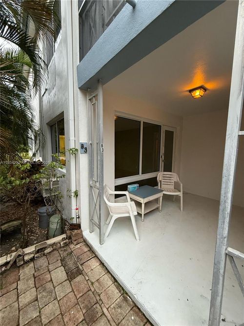 b3-3201 Se 12th St, Pompano Beach, FL, 33062-6502 | Card Image