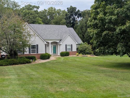 8146 Kimble Dr, Pinckney, MI, 48169-9122 | Card Image