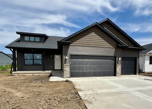 2902 Nw Reinhart Dr, Ankeny, IA, 50023-7983 | Card Image