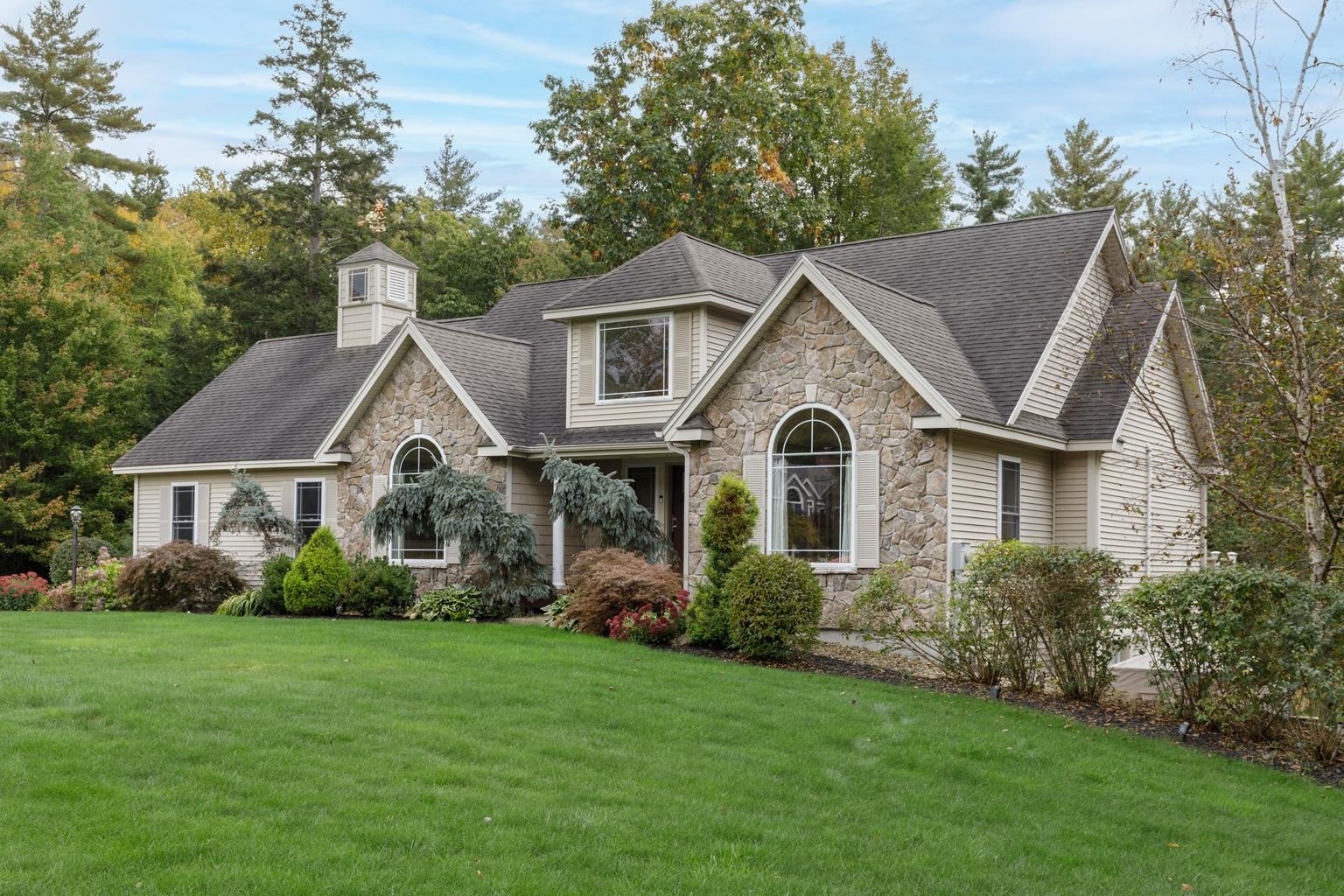 Esther Dr, Bedford, NH 03110