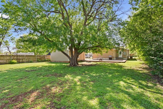 1307 W 6 Th St, House other with 4 bedrooms, 2 bathrooms and null parking in McGregor TX | Image 26