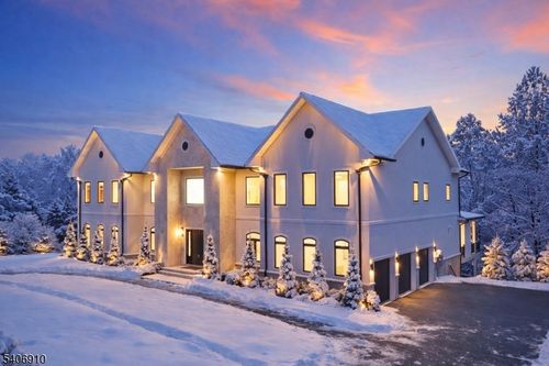 39 Westmount Dr, Livingston, NJ, 07039-4222 | Card Image