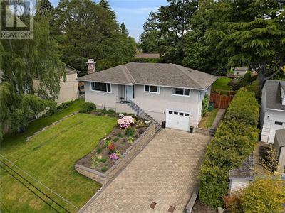 3923 St Peters Rd, House other with 4 bedrooms, 2 bathrooms and 4 parking in Victoria BC | Image 2