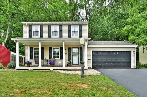 94 Camrose Dr, Niles, OH, 44446-2128 | Card Image