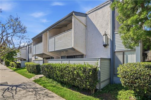 apt-19-8801 Independence Ave, Canoga Park, CA, 91304-1718 | Card Image