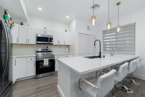 4-21105 Nw 14th Pl, Miami Gardens, FL, 33169-2948 | Card Image