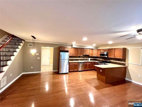 10 Terrace Ave, Hasbrouck Heights, NJ, 07604-2467 | Card Image