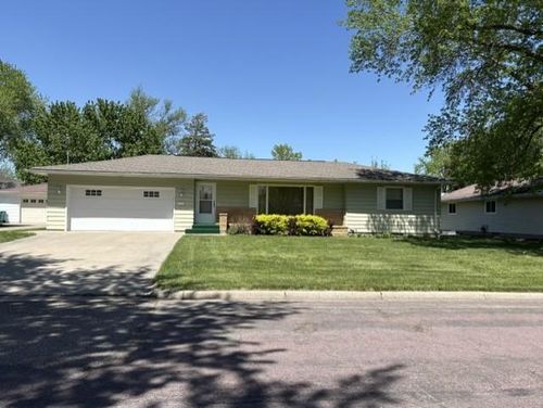 225 8th Avenue Se, Waseca, MN, 56093 | Card Image