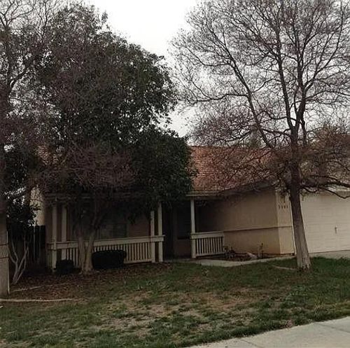 2091 Hastings Dr, Los Banos, CA, 93635 | Card Image